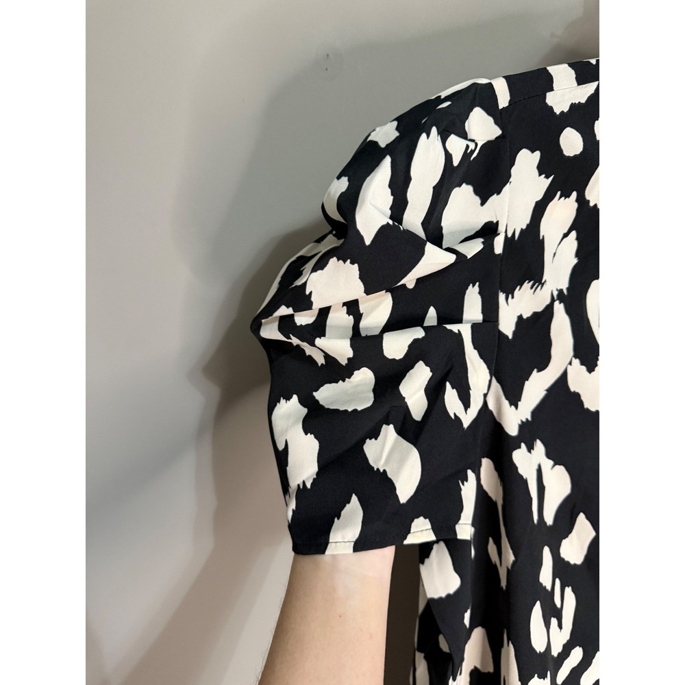 Emery Rose NWT XL Black White Leopard Print V-Neck Blouse Workwear Office - Picture 3 of 6